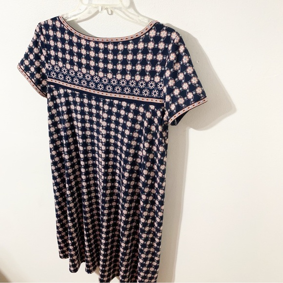 Max Studio Multicolor Geometric Pattern Short Sleeve Dress Keyhole Style 6912W64 - Picture 3 of 9